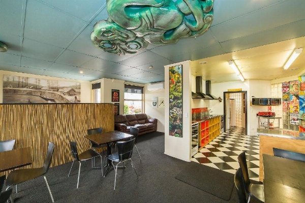 Tahuna Pod Hostel image 21