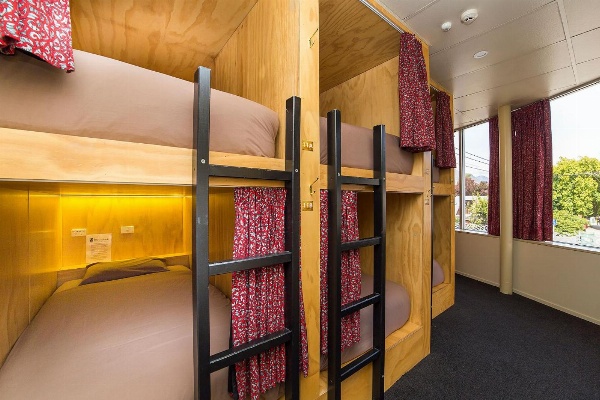 Tahuna Pod Hostel image 7